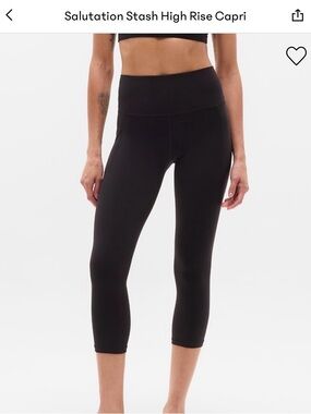 Athleta Black Salutation Stash Capri - Size Large